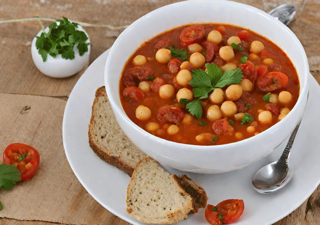 Soupe Chorizo Pois Chiches et Tomates