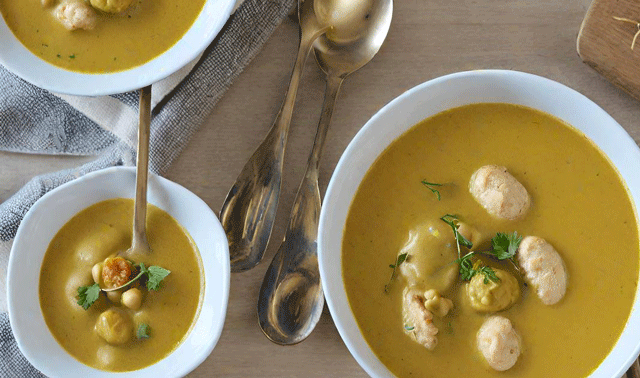 Soupe au Curry avec Poulet et Choux